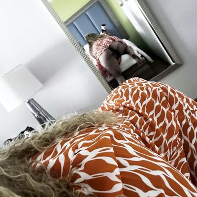 Une Salope Black exhibe Son Gros Cul A A La Demande