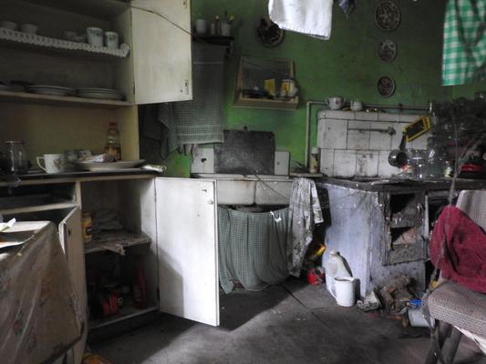 Moi de samedi dernier dans une maison abandonnée, Gaiki Village