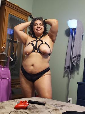 HORNY CHUB WIFE
