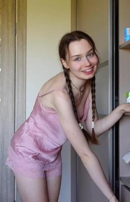 Downblouse