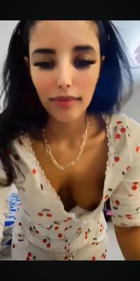 Downblouse youtuber