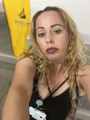 エルビラ・ラモス、エル・カジョン出身の老人のお母さん/妻