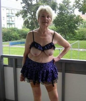 Geile Oma Schlampen、角質のおばあちゃんの女