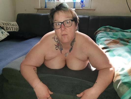 Ellen is zo heet neukt liefst jonge manen 